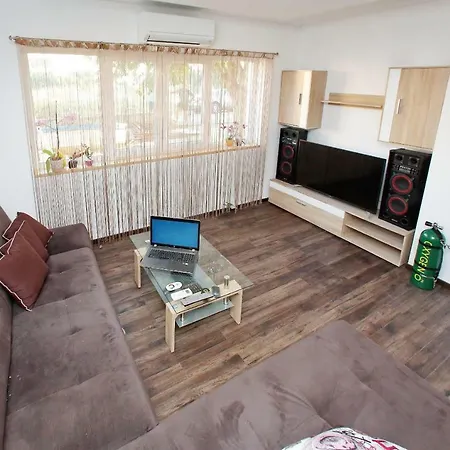 شقة Apartman Anka *